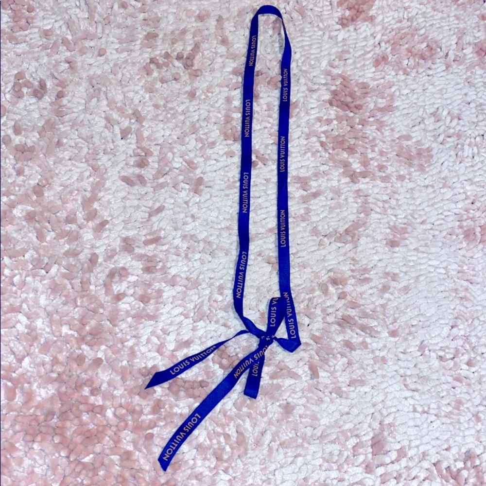 Louis Vuitton Ribbon - Picture 3 of 3